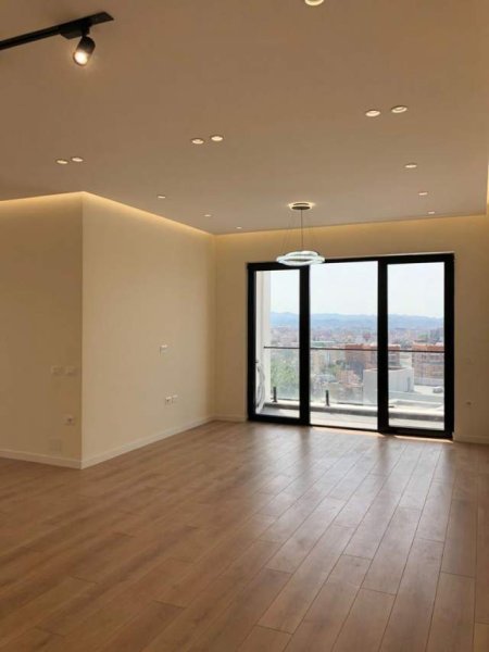 Tirane, jepet me qera apartament 2+1+BLK Kati 9, 106 m² 600 Euro (Farmacia 10)