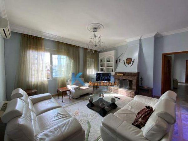 Tirane, jepet me qera apartament 2+1+BLK Kati 4, 125 m² 750 Euro (Bllok)