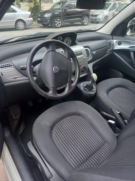 Tirane, shes makine Lancia Ypsilon Viti 2009, 2.200 Euro