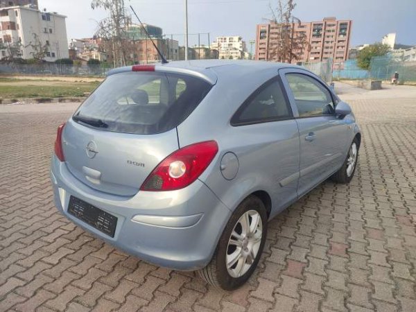 Shqiperi, shes makine Opel CORSA Viti 2007, 2.700 Euro