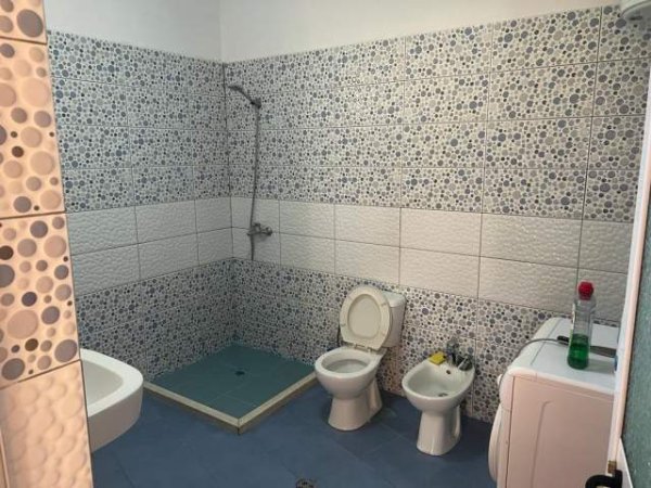 Apartament me qera ne vile e pajisur me hyrjen e vet Kati 1, 137 m² 350 Euro (Mangalem)