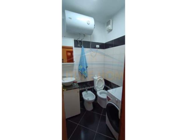 Tirane, jepet me qera apartament 2+1 Kati 4, 85 m² 500 Euro (Rruga Todi Shkurti)