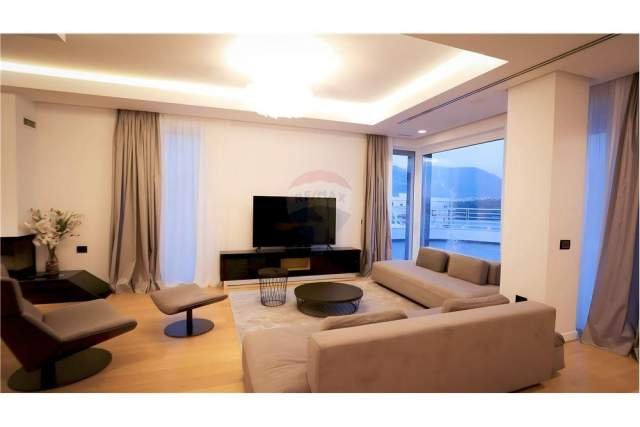 Tirane, shitet Penthouse 5+1+A+BLK 470 m² 940.000 Euro (kopshti zoologjik)