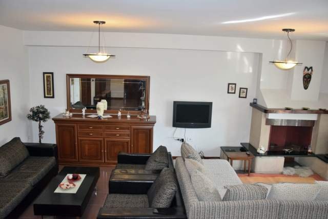 Tirane, jepet me qera apartament 2+1+BLK Kati 6, 75 m² 600 Euro