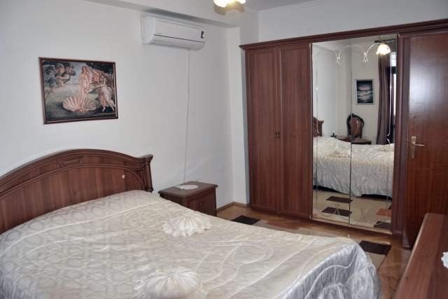 Tirane, jepet me qera apartament 2+1+BLK Kati 6, 75 m² 600 Euro