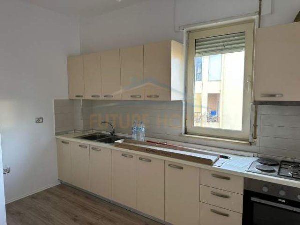 Tirane, shitet apartament 1+1+BLK Kati 4, 120.000 Euro (Liqeni i Thate)