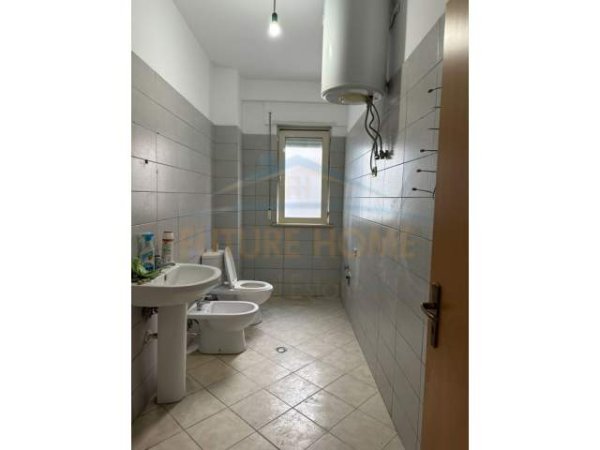 Tirane, shitet apartament 1+1+BLK Kati 4, 120.000 Euro (Liqeni i Thate)