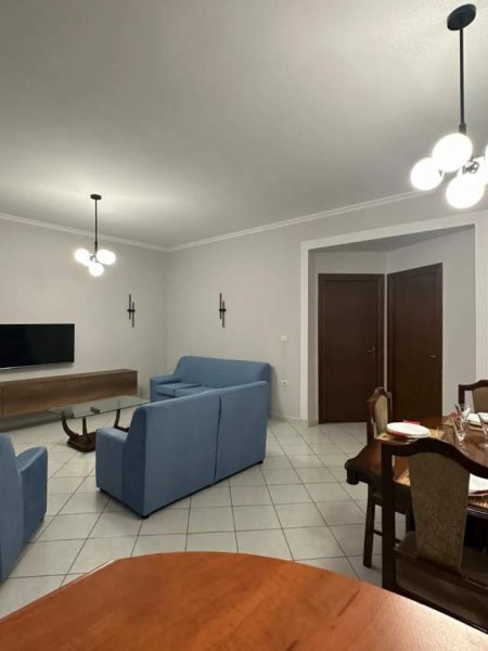 Tirane, jepet me qera apartament 2+1+BLK Kati 2, 100 m² 750 Euro (Pazari i Ri)