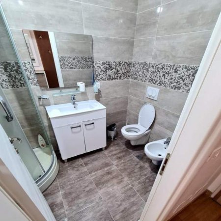 Tirane, jepet me qera apartament 1+1+BLK Kati 2, 55 m² 580 Euro (KOMUNA E PARISIT)