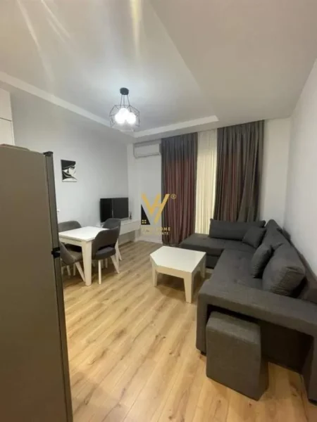 Tirane, shitet apartament 1+1 Kati 1, 93 m² 200.000 Euro (kristal center)