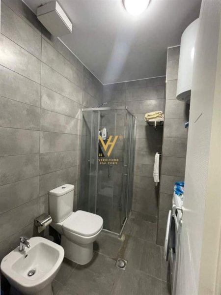 Tirane, shitet apartament 1+1 Kati 1, 93 m² 200.000 Euro (kristal center)