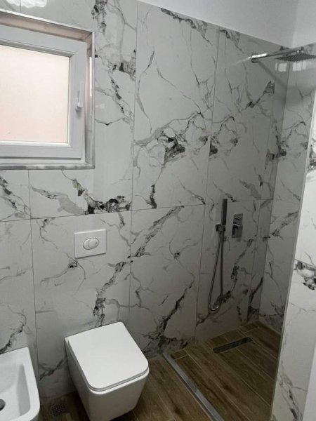Tirane, jepet me qera apartament 2+1 Kati 3, 67 m² 600 Euro (21 Dhjetori)