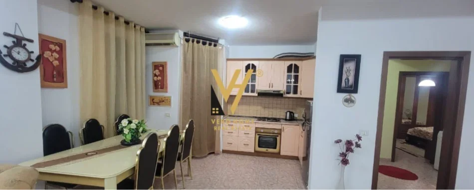 Tirane, jepet me qera 2+1+Ballkon Kati 5, 109 m² 920 € (BLLOK)