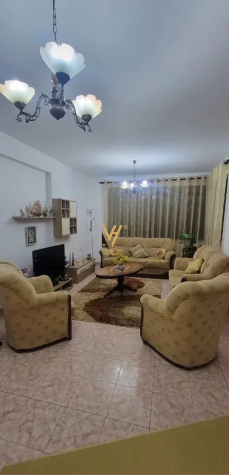 Tirane, jepet me qera 2+1+Ballkon Kati 5, 109 m² 920 € (BLLOK)