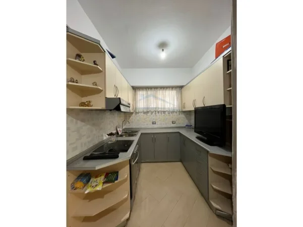 Durres, jepet me qera ambjent biznesi Kati 0, 57 m² 800 € 