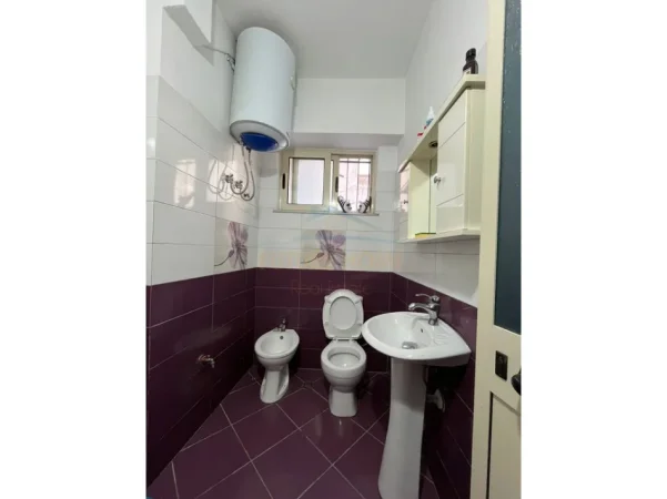 Durres, jepet me qera ambjent biznesi Kati 0, 57 m² 800 € 