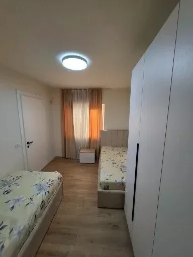 Tirane, jepet me qera apartament 2+1 Kati 4, 60 m² 600 € (Rruga e Barrikadave)