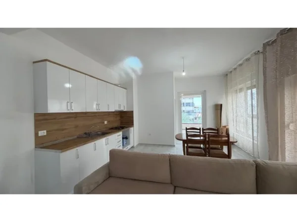 Tirane, jepet me qera apartament 2+1 Kati 2, 110 m² 450 € (Ali Demi Premier142216)