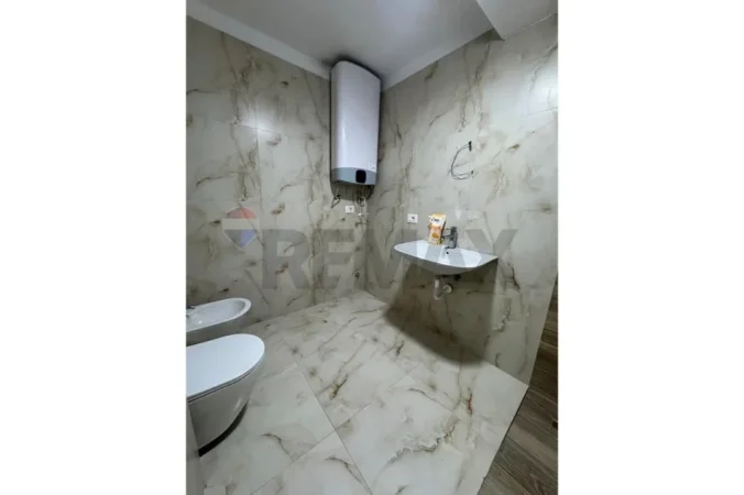 Jepet me qera apartament 2+1 Kati 2, 73 m² 777 € (rruga Xhanfize Keko)