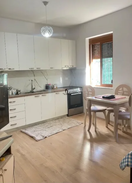 Tirane, jepet me qera apartament 2+1 Kati 0, 65 m² 500 € (SELITE)
