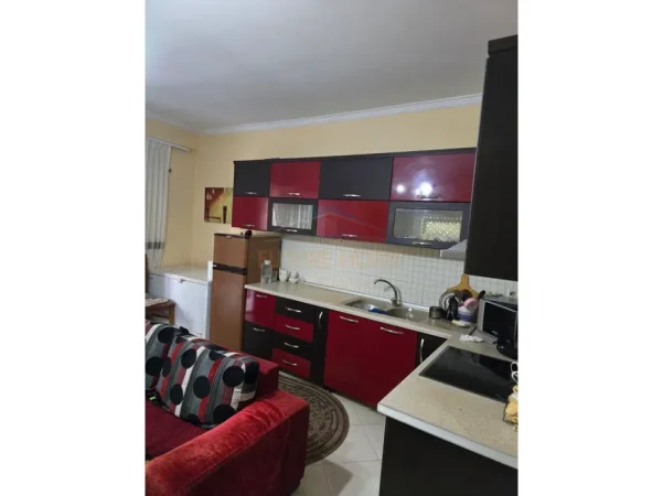 Tirane, shitet apartament 1+1 Kati 1, 78 m² 120.000 € (Yzberisht)