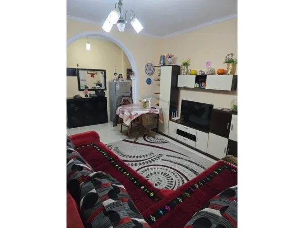 Tirane, shitet apartament 1+1 Kati 1, 78 m² 120.000 € (Yzberisht)