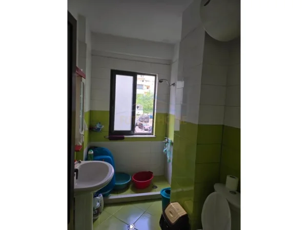 Tirane, shitet apartament 1+1 Kati 1, 78 m² 120.000 € (Yzberisht)