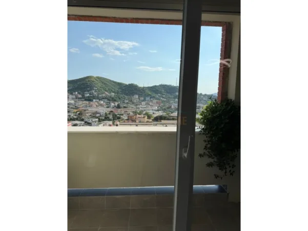 Tirane, jepet me qera apartament 1+1+Ballkon Kati 11, 65 m² 500 € (Golden Park 3)