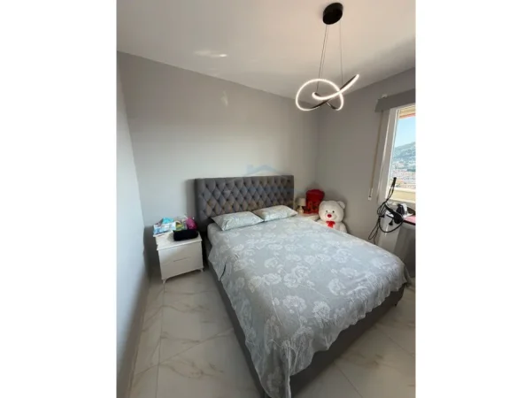 Tirane, jepet me qera apartament 1+1+Ballkon Kati 11, 65 m² 500 € (Golden Park 3)