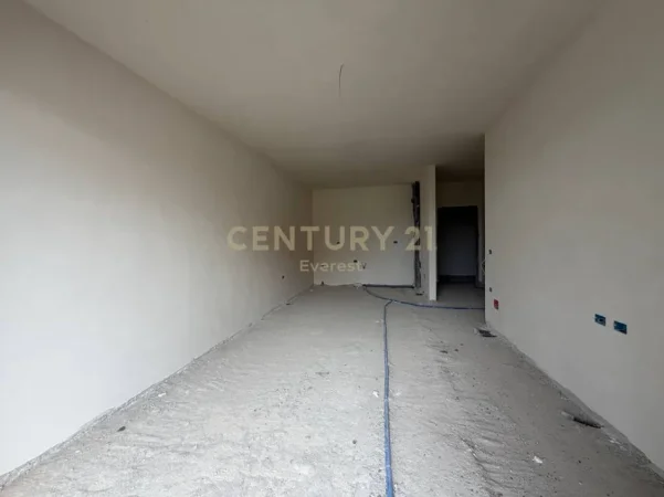 Tirane, shitet apartament 1+1 Kati 3, 75 m² 83.000 € (Paskuqan)