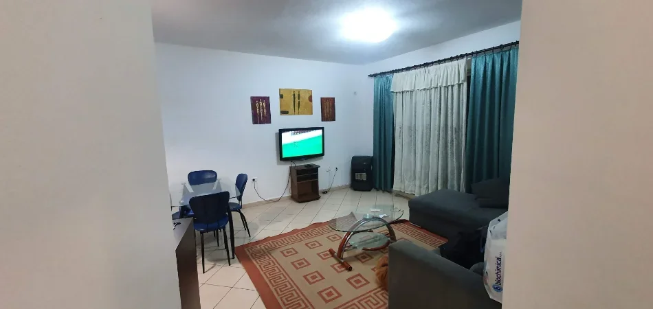 Tirane, jepet me qera apartament 1+1+Ballkon Kati 7, 72 m² 300 € (Rruga Loni Ligori, Rafaelo 2002 rezidence)
