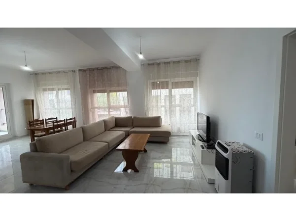 Tirane, jepet me qera apartament 2+1 Kati 2, 110 m² 450 € (Ali dem)