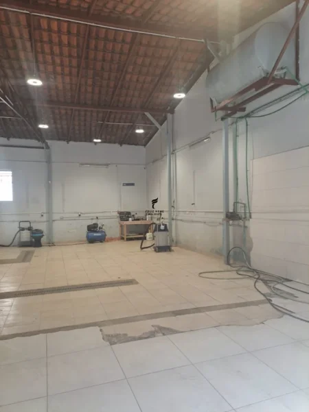 Tirane, jepet me qera magazine , 200 m² 2.000 € (PAZARI I RI)