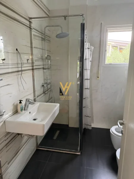 Tirane, jepet me qera apartament 2+1+Ballkon Kati 2, 115 m² 1.500 € (LONG HILL RESIDENCE)