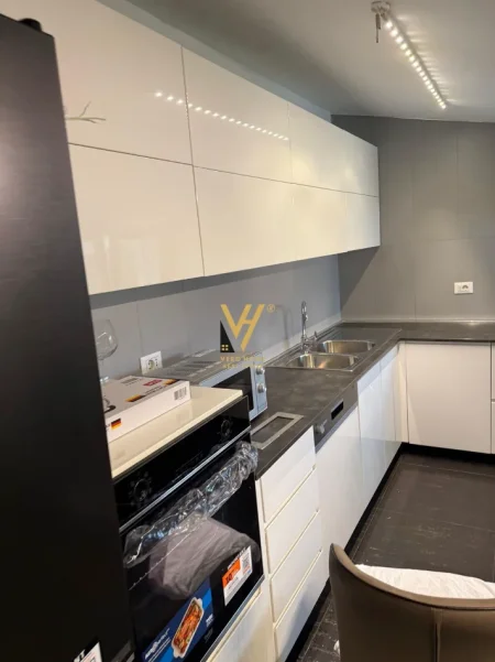 Tirane, jepet me qera apartament 2+1+Ballkon Kati 2, 115 m² 1.500 € (LONG HILL RESIDENCE)