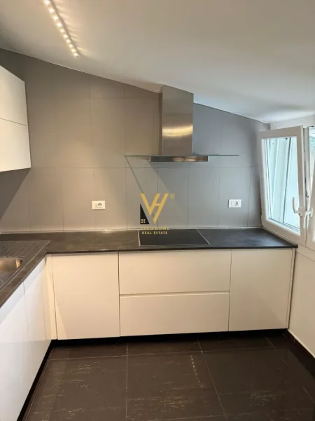Tirane, jepet me qera apartament 2+1+Ballkon Kati 2, 115 m² 1.500 € (LONG HILL RESIDENCE)