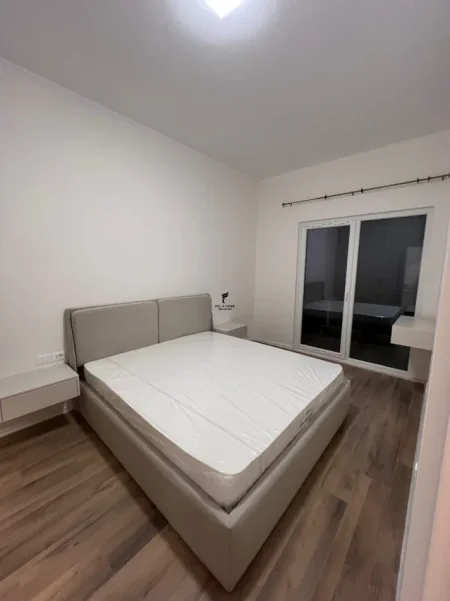 Tirane, jepet me qera apartament 1+1 Kati 8, 70 m² 550 € (LAPRAKE)