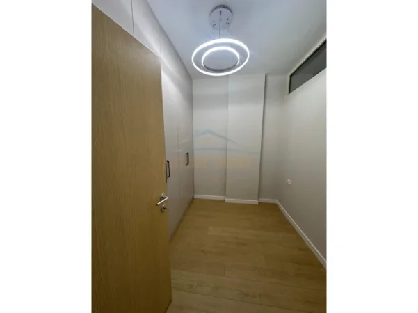 Tirane, shitet apartament 2+1 Kati 2, 77 m² 119.000 € (Fresk)