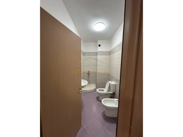 Tirane, shitet apartament 2+1 Kati 2, 77 m² 119.000 € (Fresk)