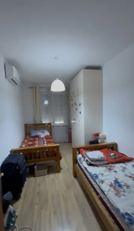 Tirane, jepet me qera apartament 2+1 Kati 4, 100 m² 530 € (Rruga 5 Maji)