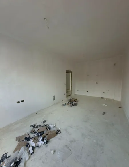 Tirane, shitet apartament 1+1+Ballkon Kati 4, 67 m² 57.000 € 