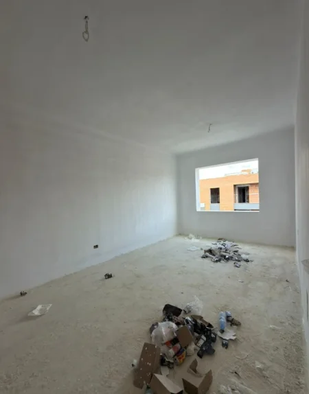 Tirane, shitet apartament 1+1+Ballkon Kati 4, 67 m² 57.000 € 