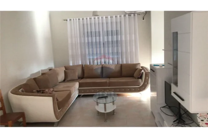 Vlore - Lungomare, shitet Vile ne plazh Vile 3 Katshe Kati 4, 738 m² 650.000 € (Rruga Reshat Osmani, Vlore)