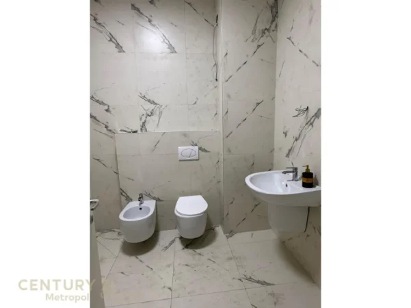 Tirane, shes apartament 2+1 Kati 2, 107 m² 220.000 € (Unaza e Re)