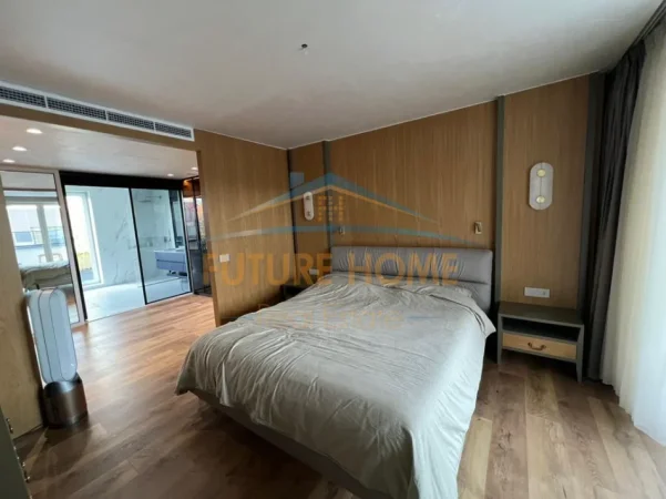 Tirane, shitet Vile 3+1+Aneks+Ballkon Kati 9, 384 m² (Libri Universitar)