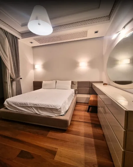 Tirane, jepet me qera apartament 1+1+Ballkon Kati 2, 70 m² 601 € 