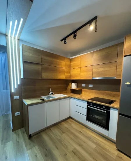 Tirane, jepet me qera apartament 2+1 Kati 2, 85 m² 650 € (Pediatria)