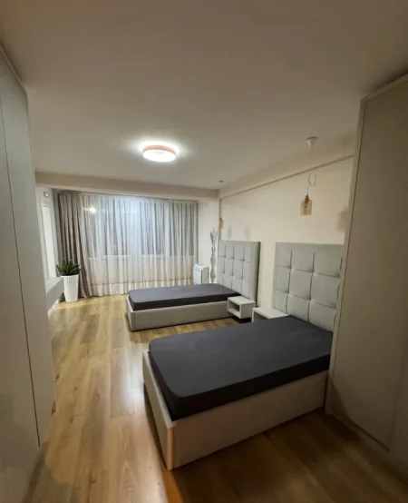 Tirane, jepet me qera apartament 2+1 Kati 2, 85 m² 650 € (Pediatria)