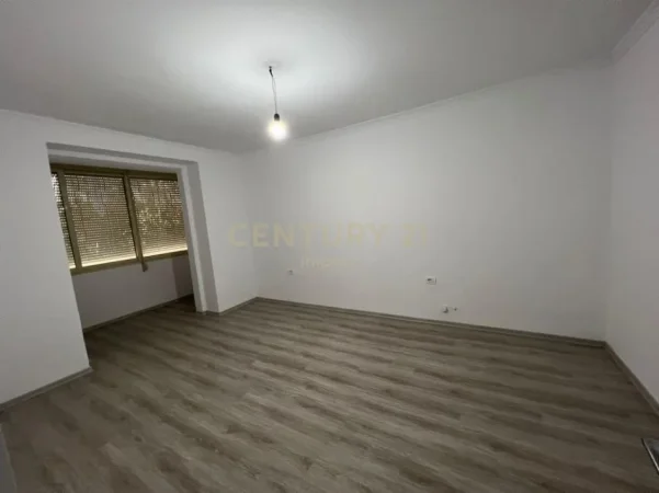 Tirane, jepet me qera apartament 2+1 Kati 1, 63 m² 7.000 € (Myslym Shyri)