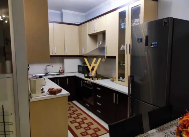 Tirane, jepet me qera apartament 2+1+Ballkon Kati 2, 105 m² 1.150 € (KOPSHTI BOTANIK)